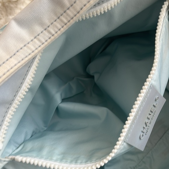 CHANEL Large Tote Bag - Picture 8 of 16